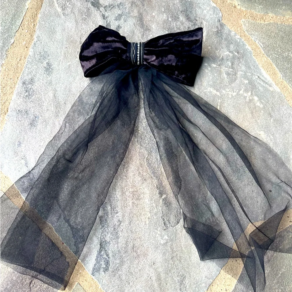 New🌟Velvet Droopy Bow